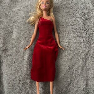 Barbie Doll / Articulated Legs 2015 / Red One-Shoulder Doll Dress
